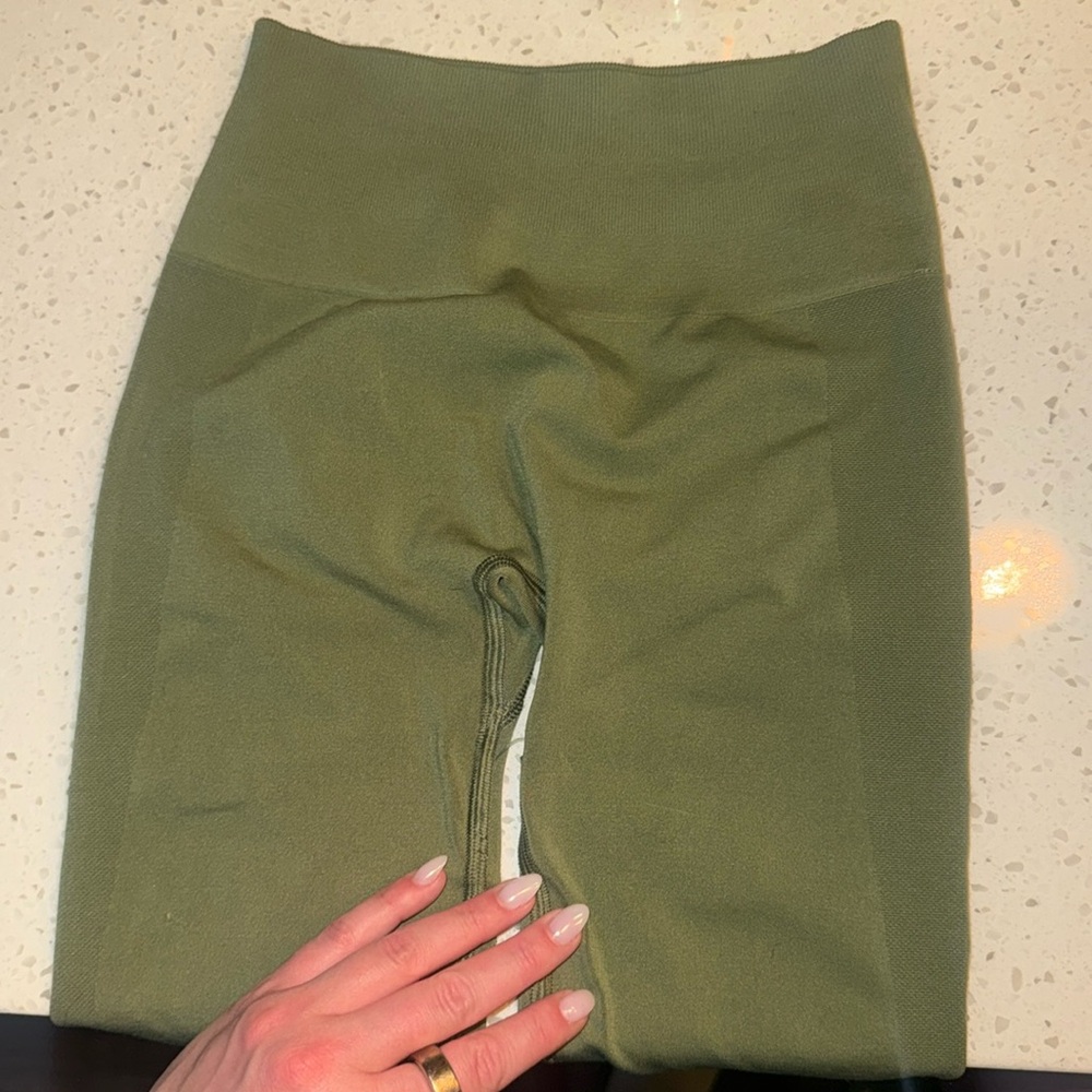 Alphalete amplify leggings perfect condition/ size XS / light green
